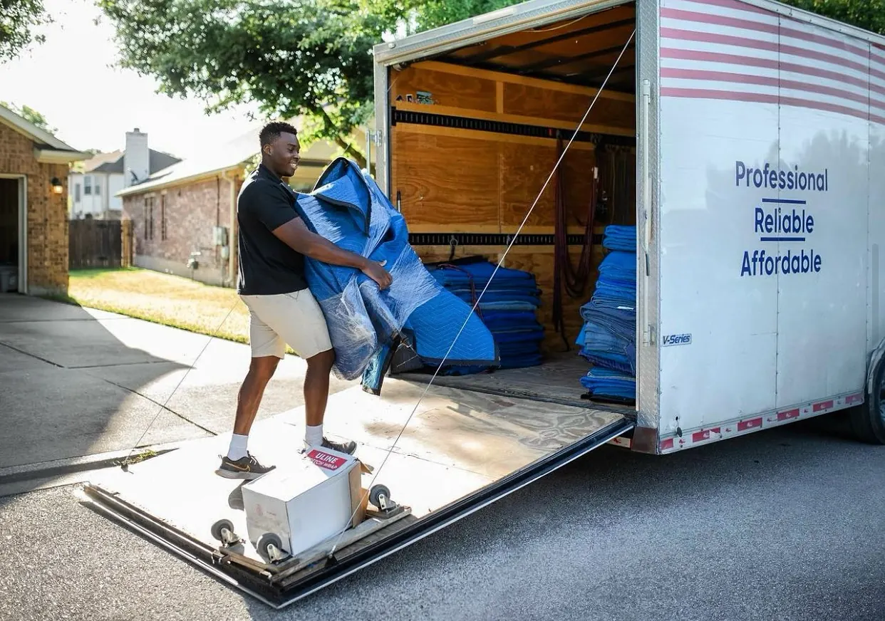 Moving services in Manor, Texas